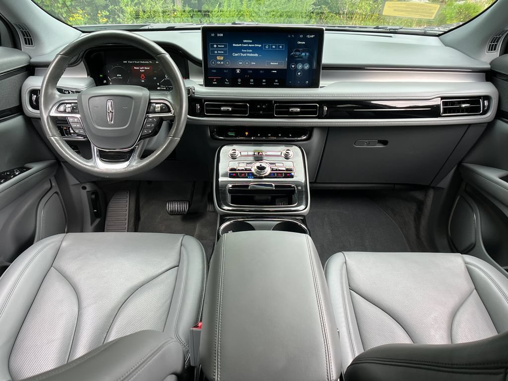 Used 2023 Lincoln Nautilus Reserve AWD/4WD image 13
