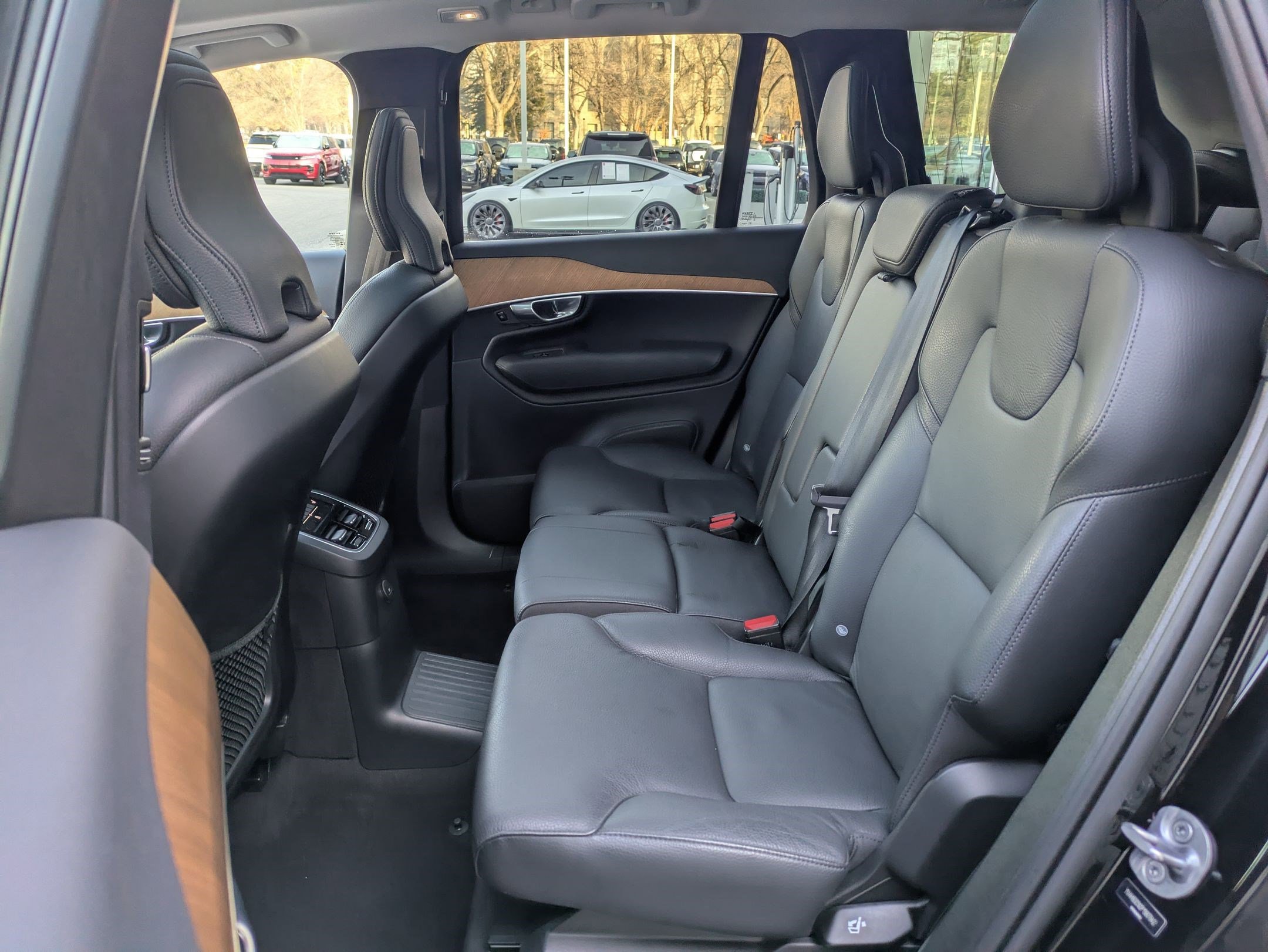 Certified 2023 Volvo XC90 T8 Plus w/ Protection Package Premier image 28