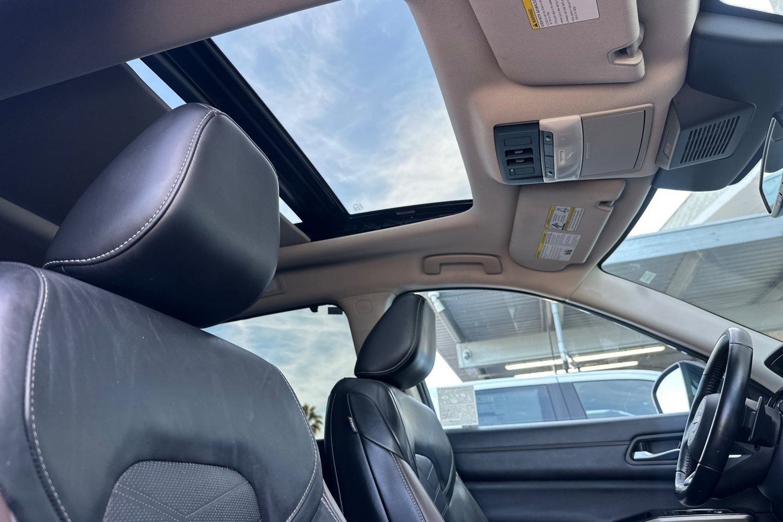 Used 2022 Nissan Pathfinder Platinum w/ Cargo Package image 17