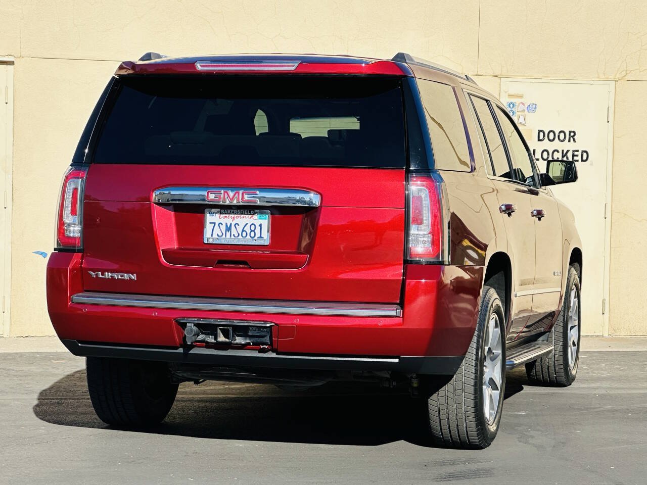 Used 2016 GMC Yukon Denali w/ Open Road Package AWD/4WD image 5