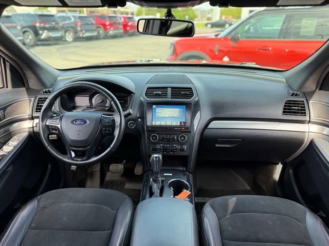 Certified 2018 Ford Explorer XLT w/ XLT Appearance Package AWD/4WD image 2