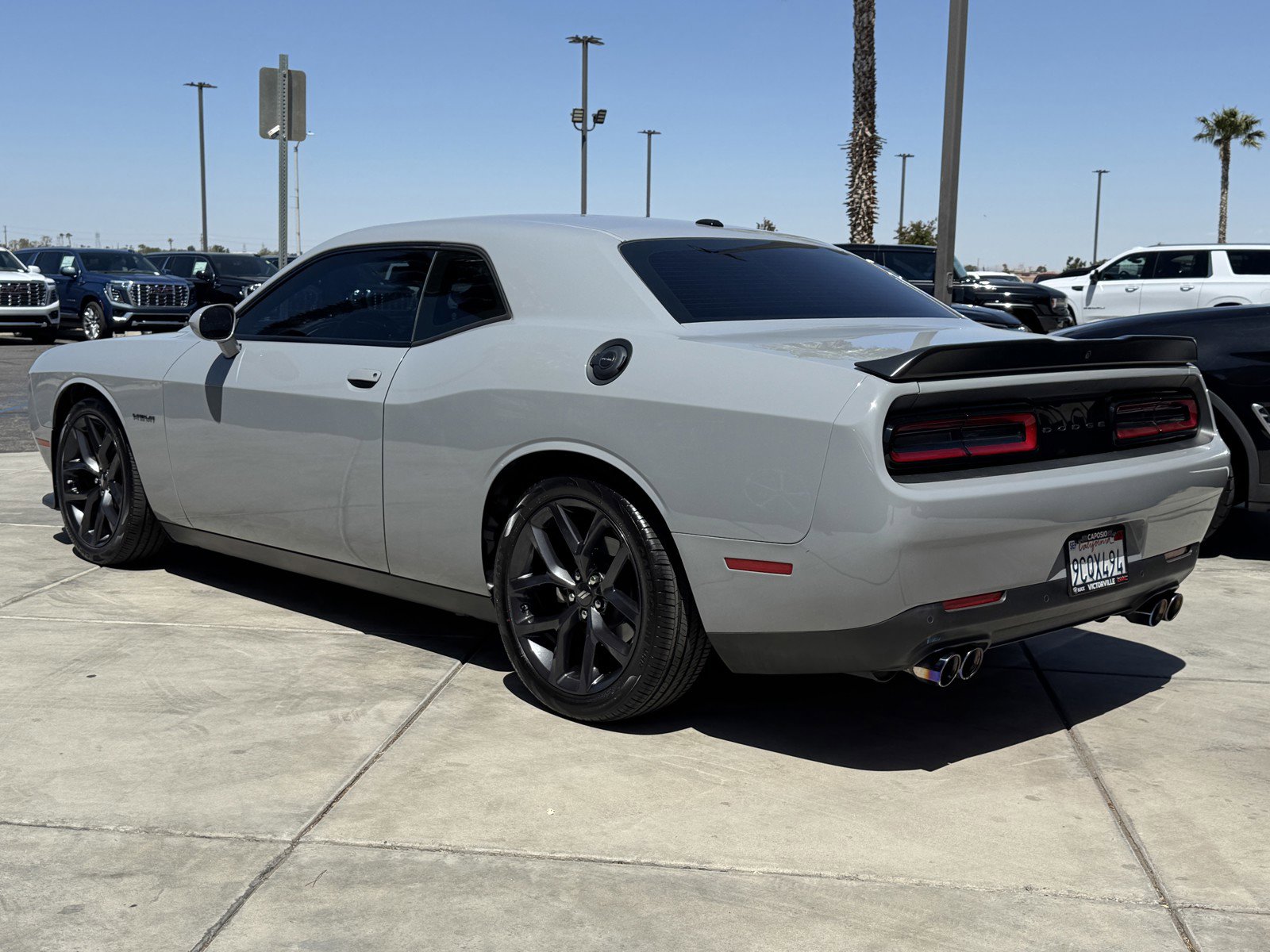 Used 2022 Dodge Challenger R/T w/ Driver Convenience Group RWD image 4