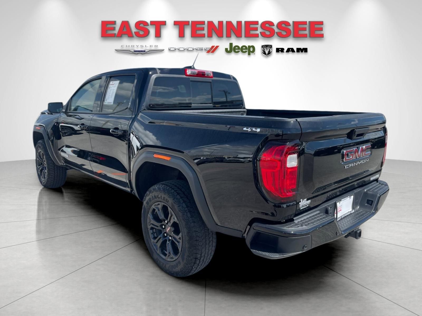 Used 2025 GMC Canyon Elevation image 5