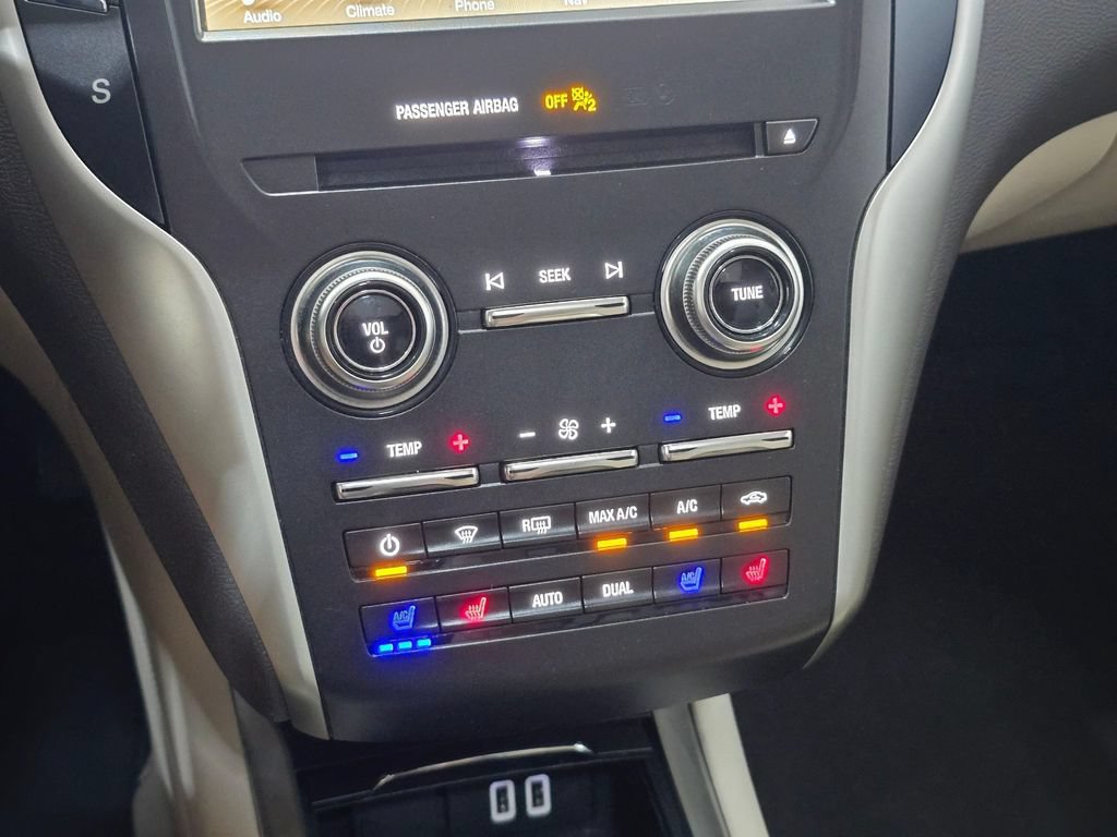 Used 2019 Lincoln MKC Reserve w/ MKC Climate Package FWD image 14