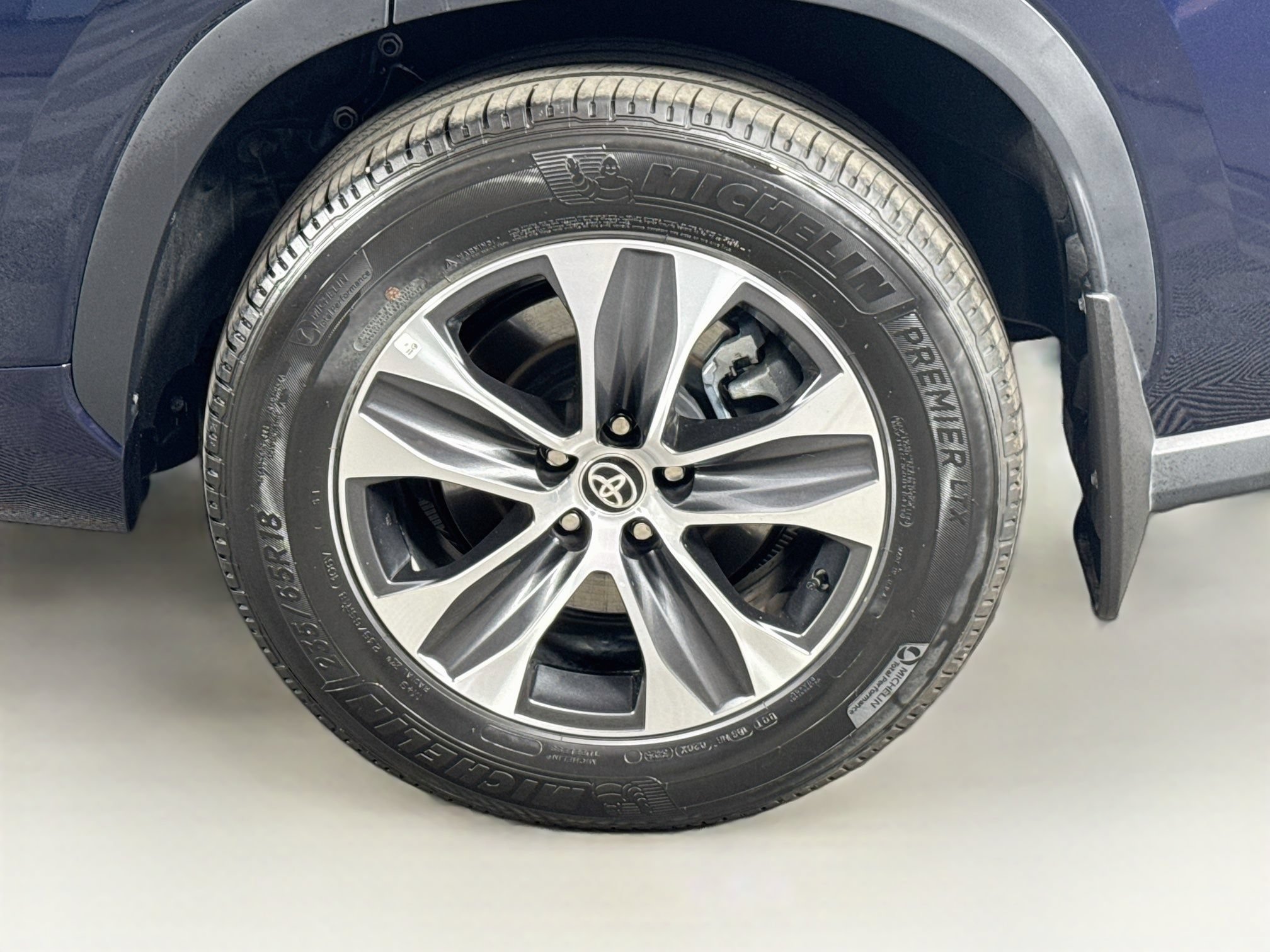 Certified 2026 Toyota Highlander XLE AWD/4WD image 9