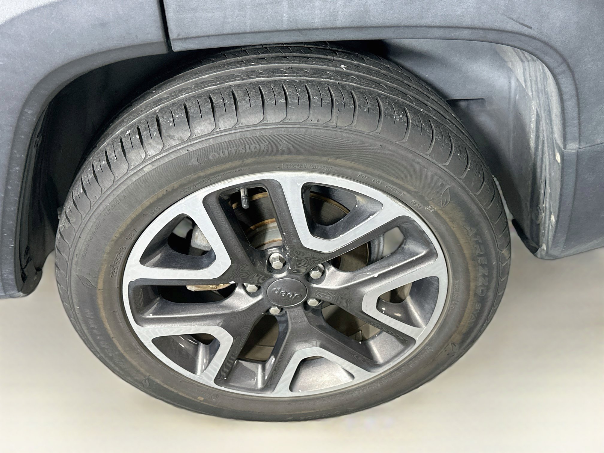 Used 2017 Jeep Renegade Latitude w/ Safety & Security Group (ALP) AWD/4WD image 11