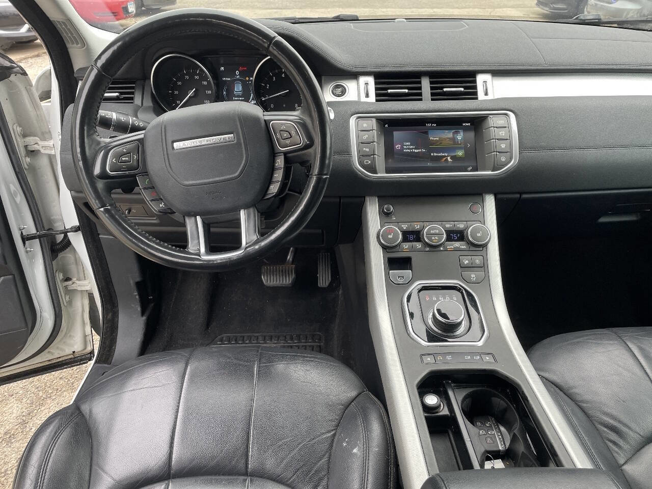 Used 2019 Land Rover Range Rover Evoque SE Premium image 20