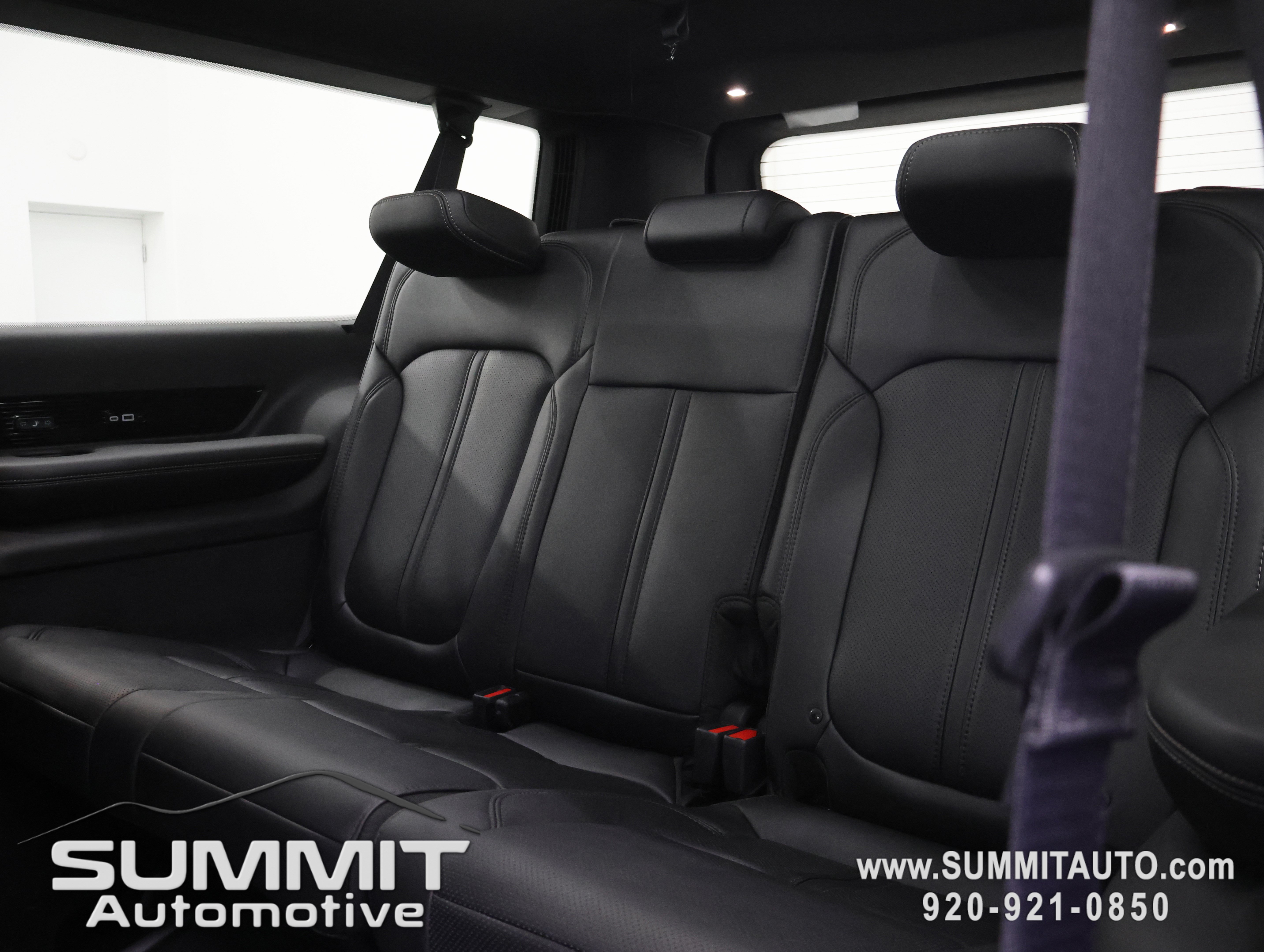 New 2026 Jeep Grand Wagoneer L Summit w/ Premium Group III AWD/4WD image 9