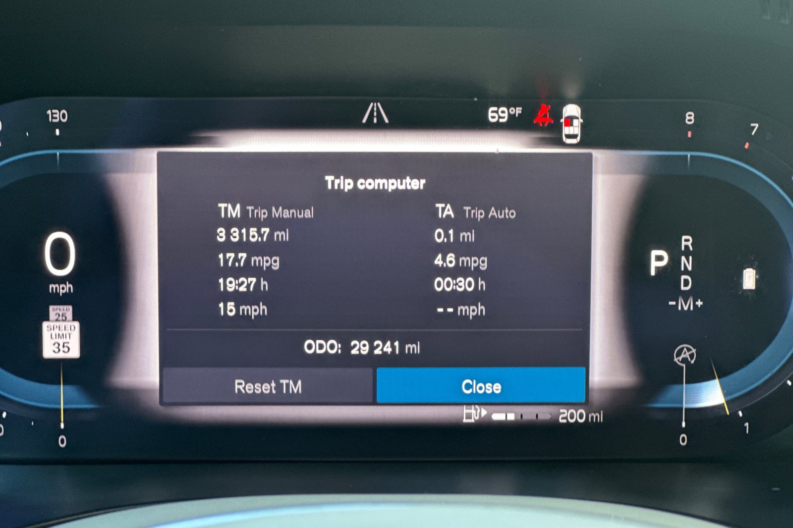 Certified 2023 Volvo XC60 B5 Ultimate w/ Protection Package Premier image 31