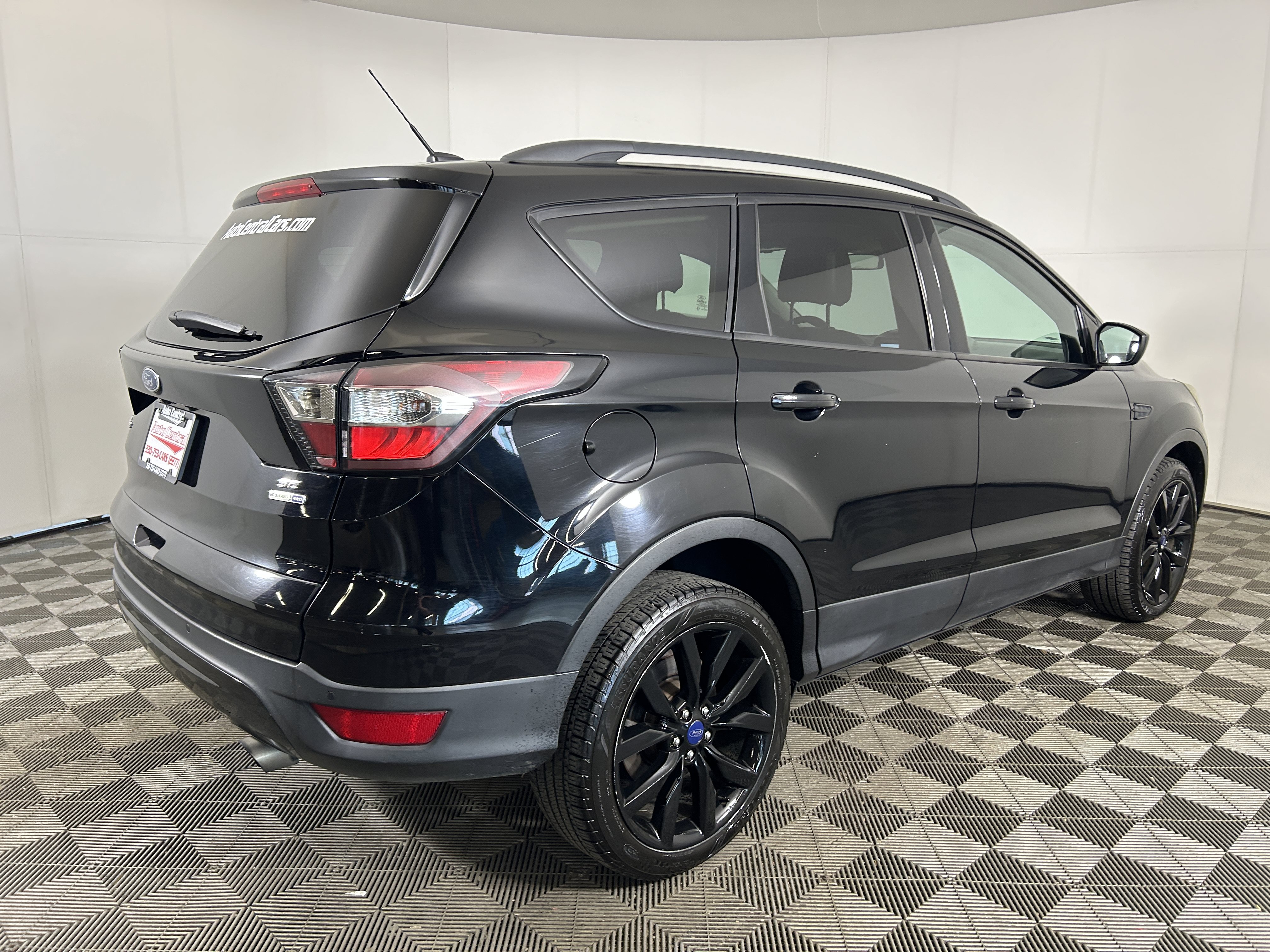 Used 2017 Ford Escape SE w/ Equipment Group 201A AWD/4WD image 5