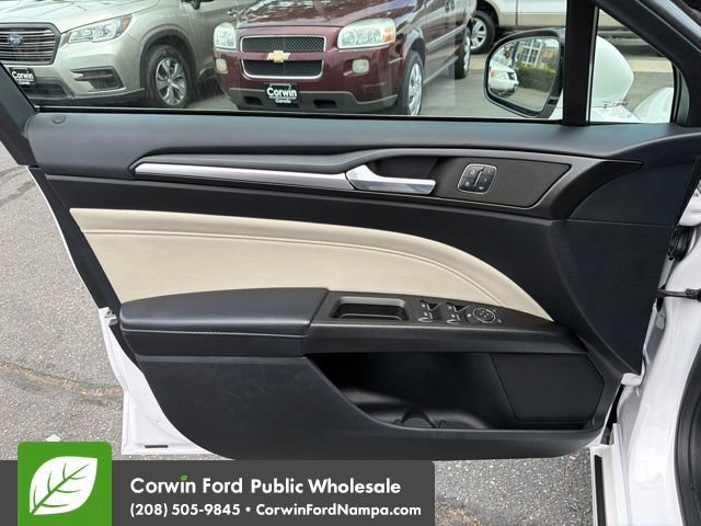 Used 2017 Ford Fusion Titanium FWD image 13
