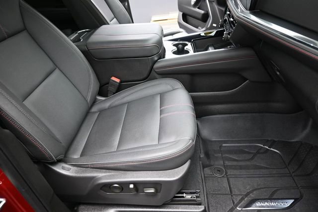 Used 2025 Chevrolet Tahoe RST w/ Advanced Technology Package AWD/4WD image 30