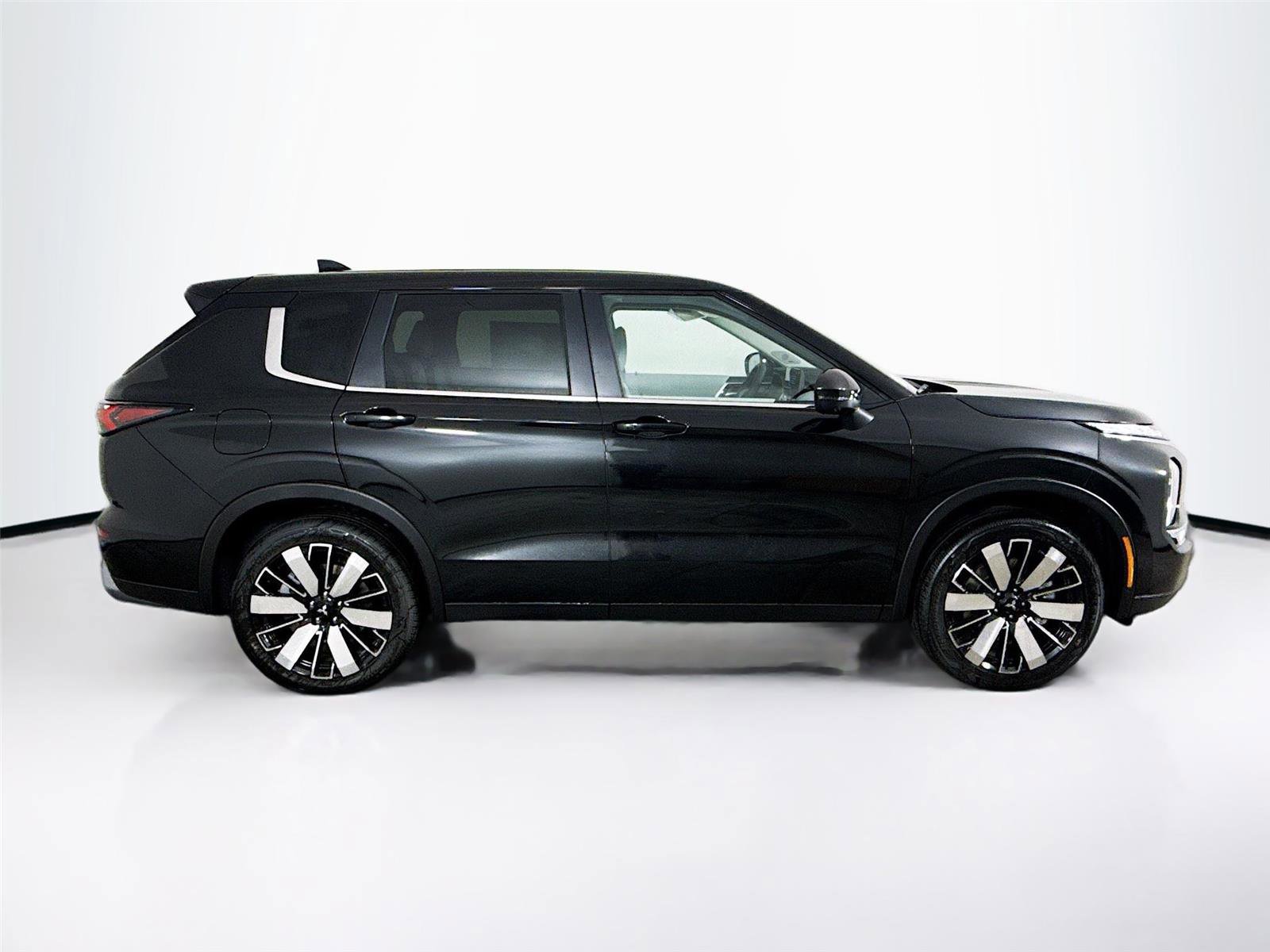 New 2026 Mitsubishi Outlander SE image 27