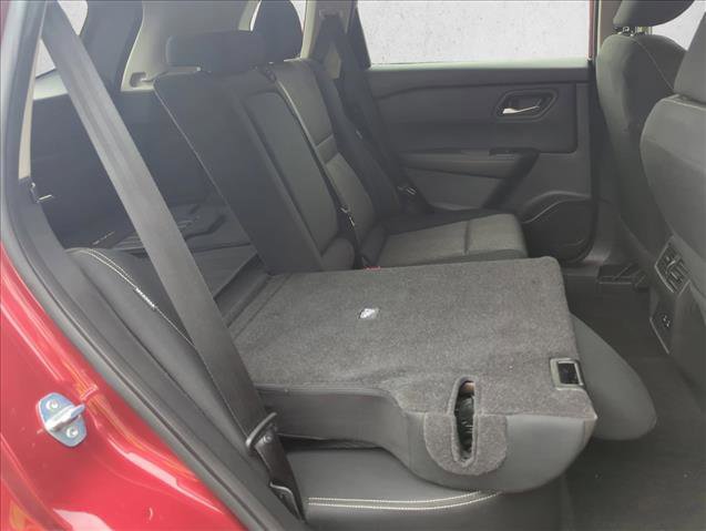 Used 2024 Nissan Rogue SV image 21