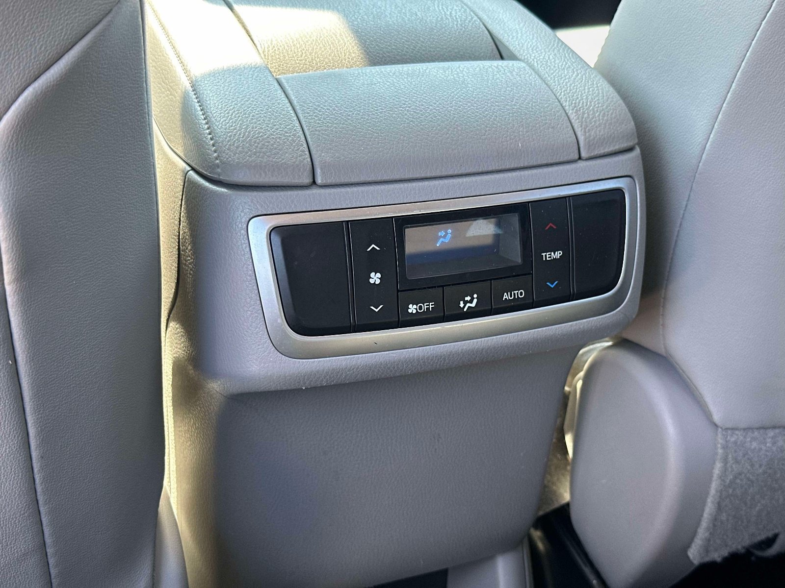 Used 2019 Toyota Highlander Limited AWD/4WD image 14