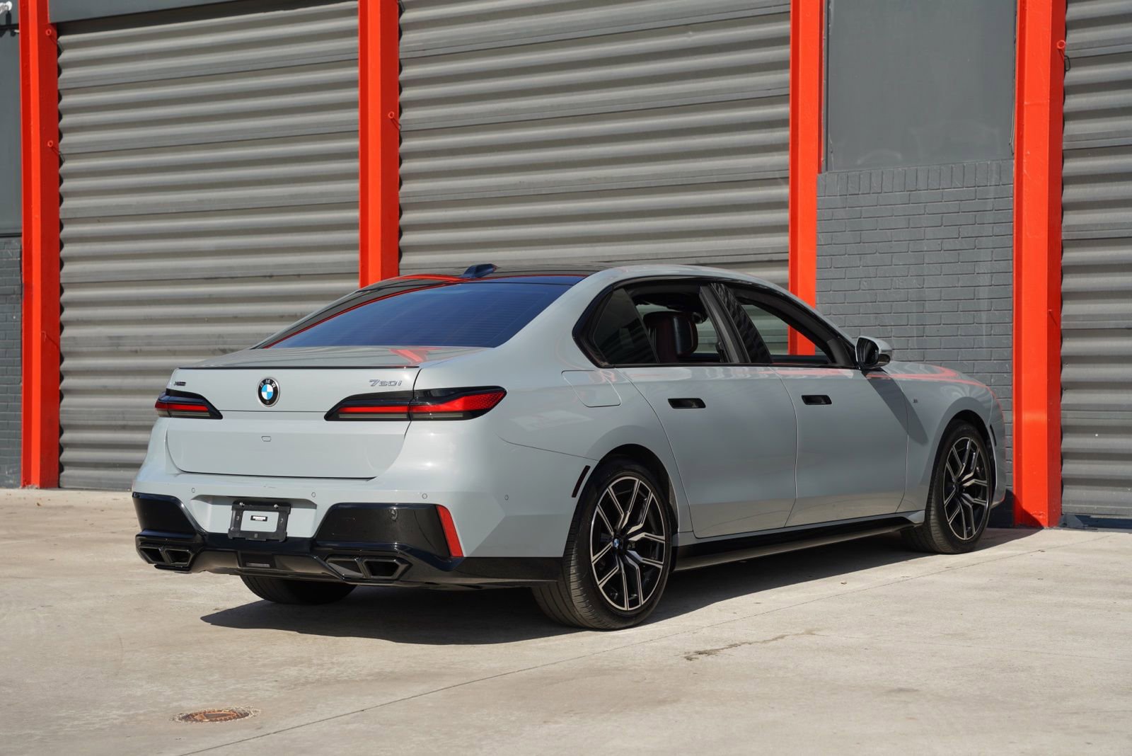 Used 2023 BMW 760i xDrive image 12