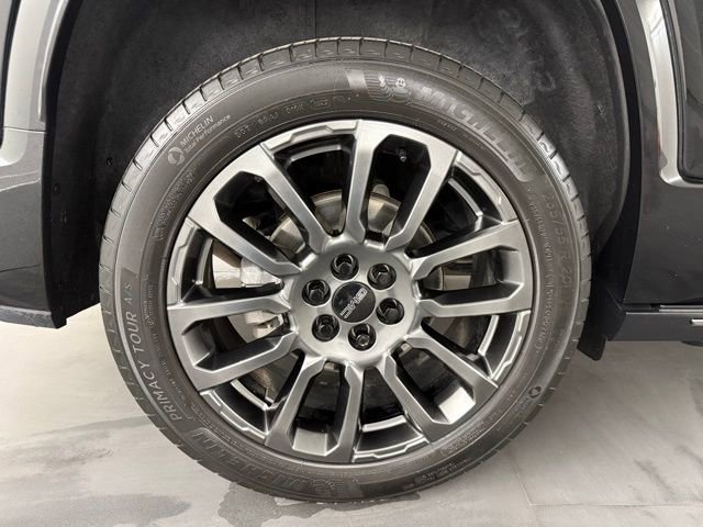 Used 2022 GMC Acadia Denali w/ Black Diamond Edition image 11