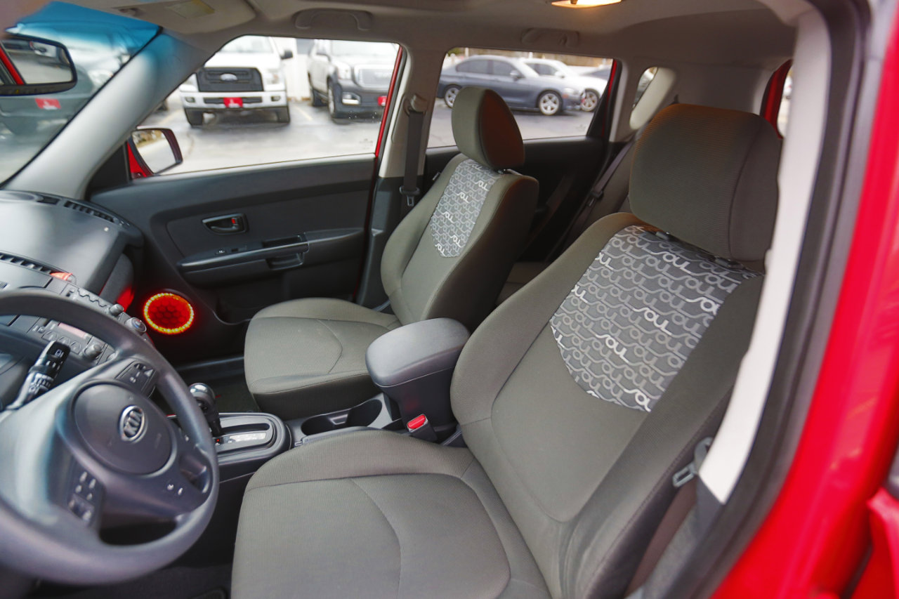 Used 2010 Kia Soul + w/ Audio Pkg image 5