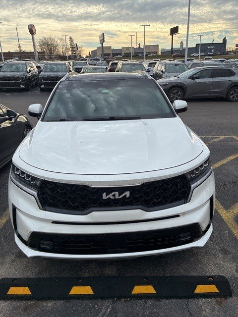 Used 2022 Kia Sorento EX w/ Panoramic Sunroof Package image 14