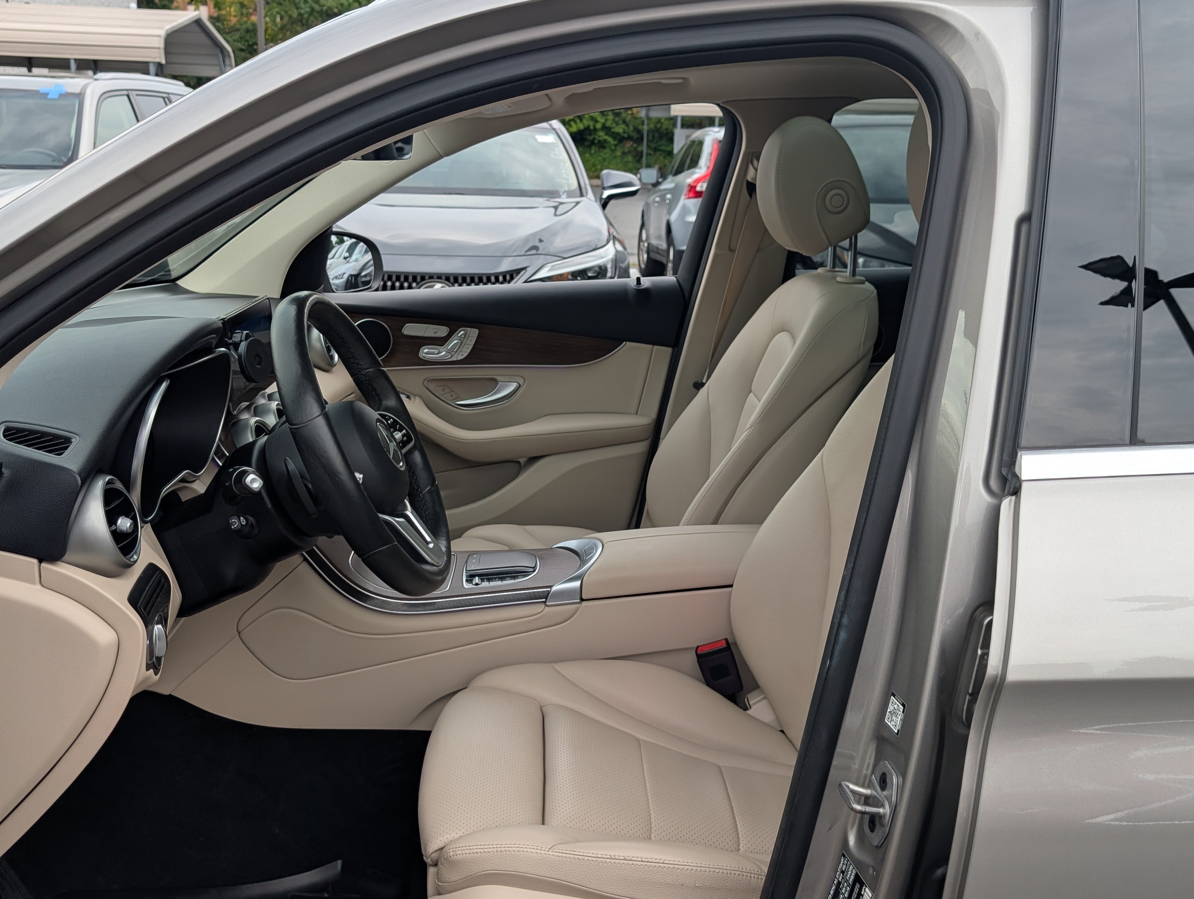 Used 2021 Mercedes-Benz GLC 300 4MATIC image 16