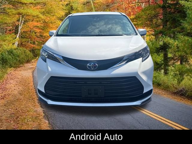 Used 2025 Toyota Sienna LE FWD image 9