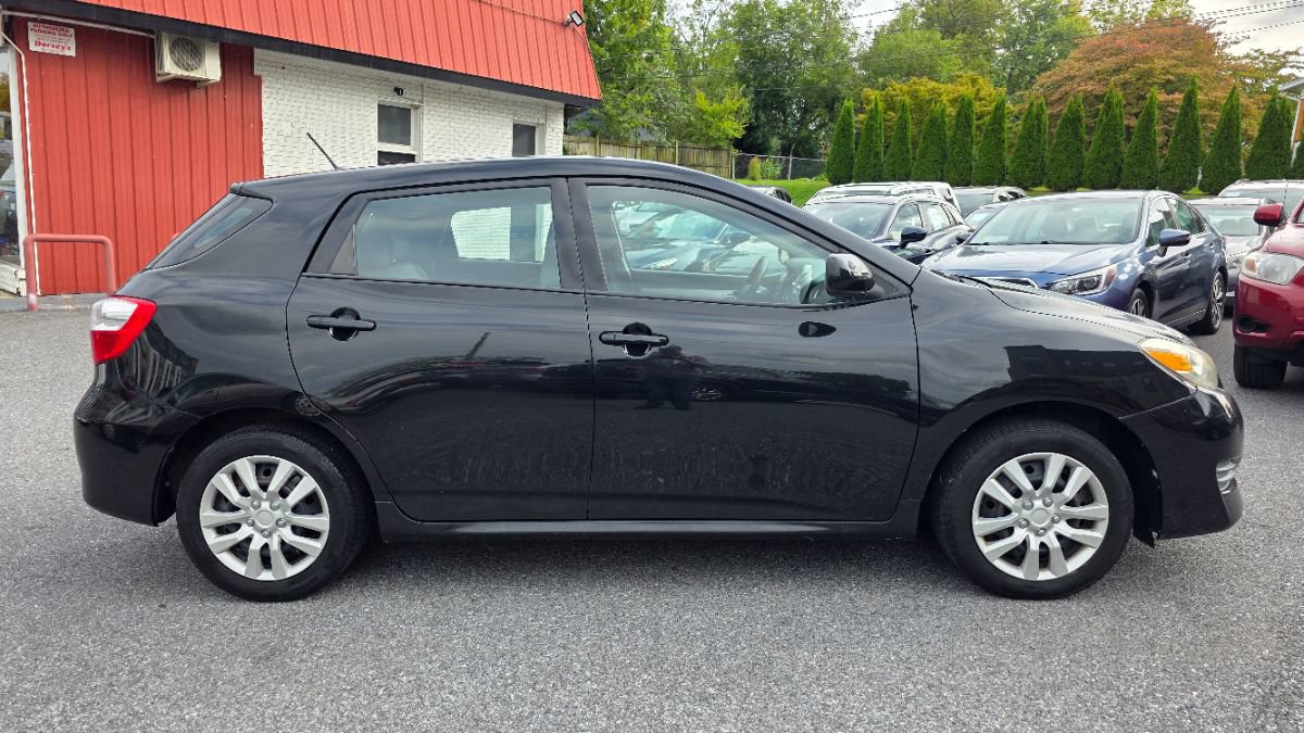 Used 2011 Toyota Matrix FWD image 8