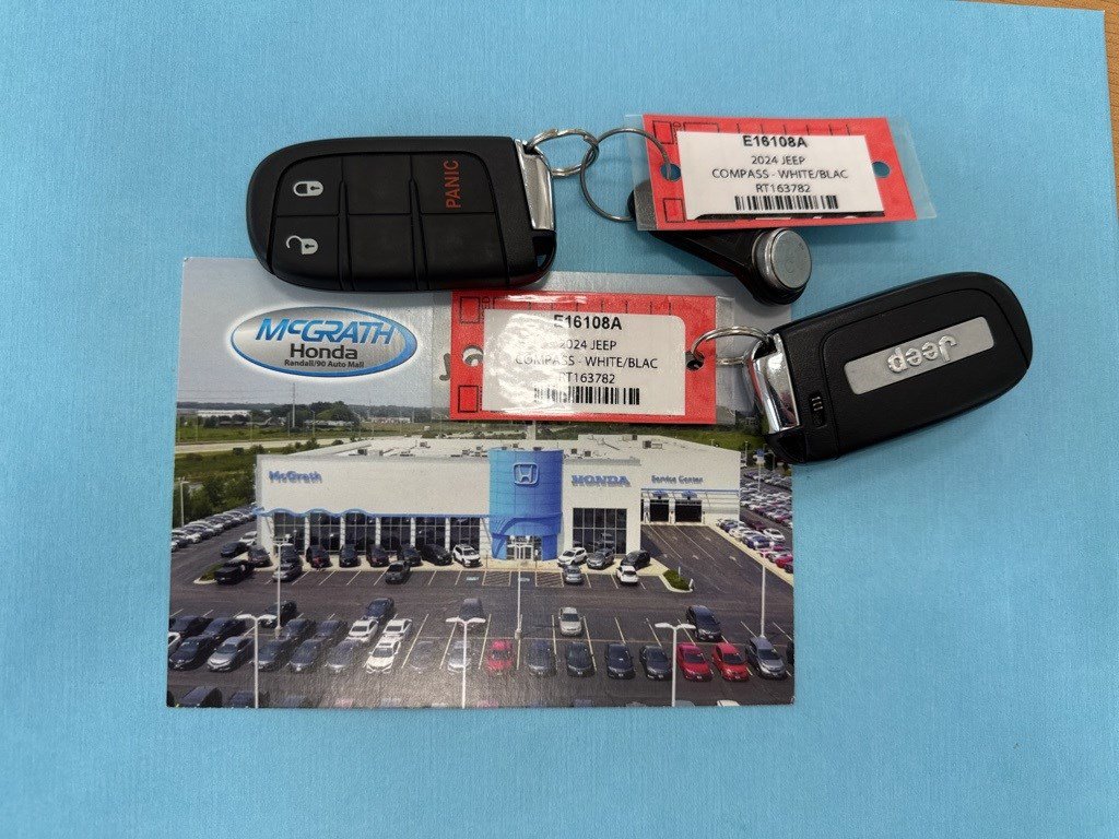 Used 2024 Jeep Compass Latitude image 4