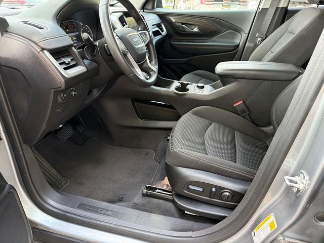 Used 2024 GMC Terrain SLE w/ Driver Convenience Package FWD image 9