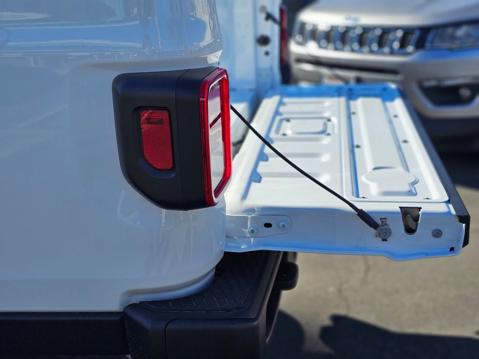 New 2026 Jeep Gladiator Sahara image 8