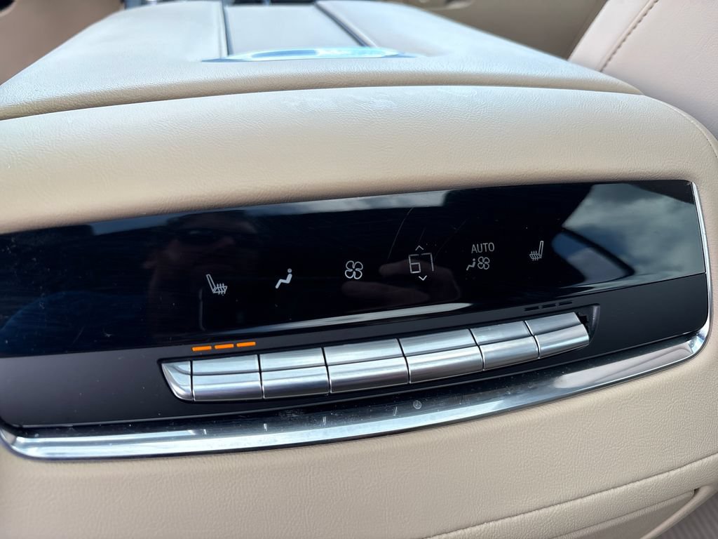 Certified 2021 Cadillac Escalade ESV Premium Luxury AWD/4WD image 53
