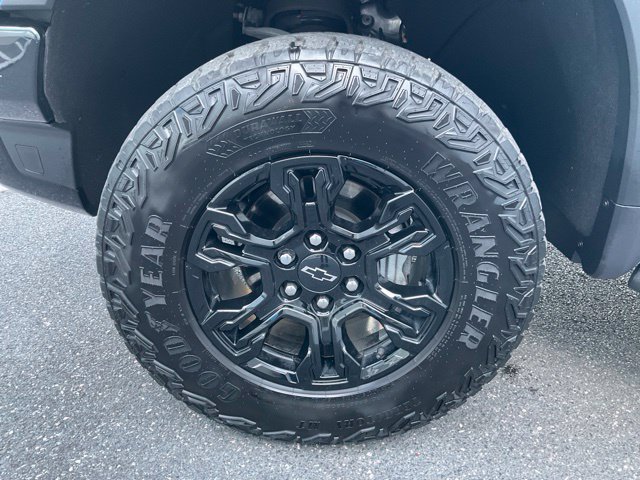 Used 2024 Chevrolet Silverado 1500 ZR2 w/ Technology Package AWD/4WD image 19