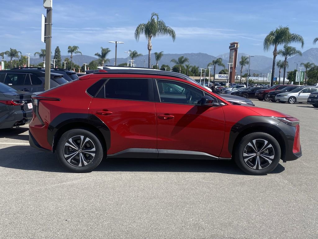 Used 2023 Toyota bZ4X XLE w/ Weather Package FWD image 2