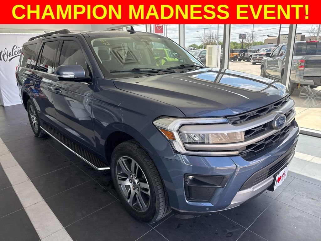 Used 2022 Ford Expedition Max XLT image 2