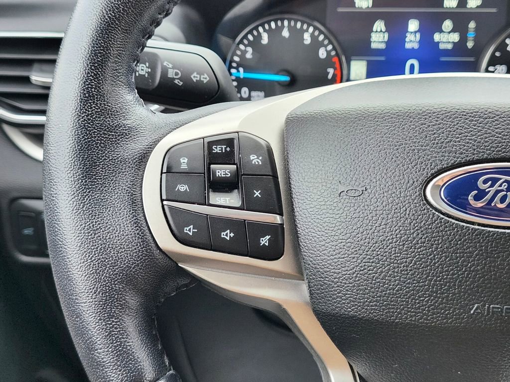 Certified 2022 Ford Explorer XLT w/ Equipment Group 202A image 29