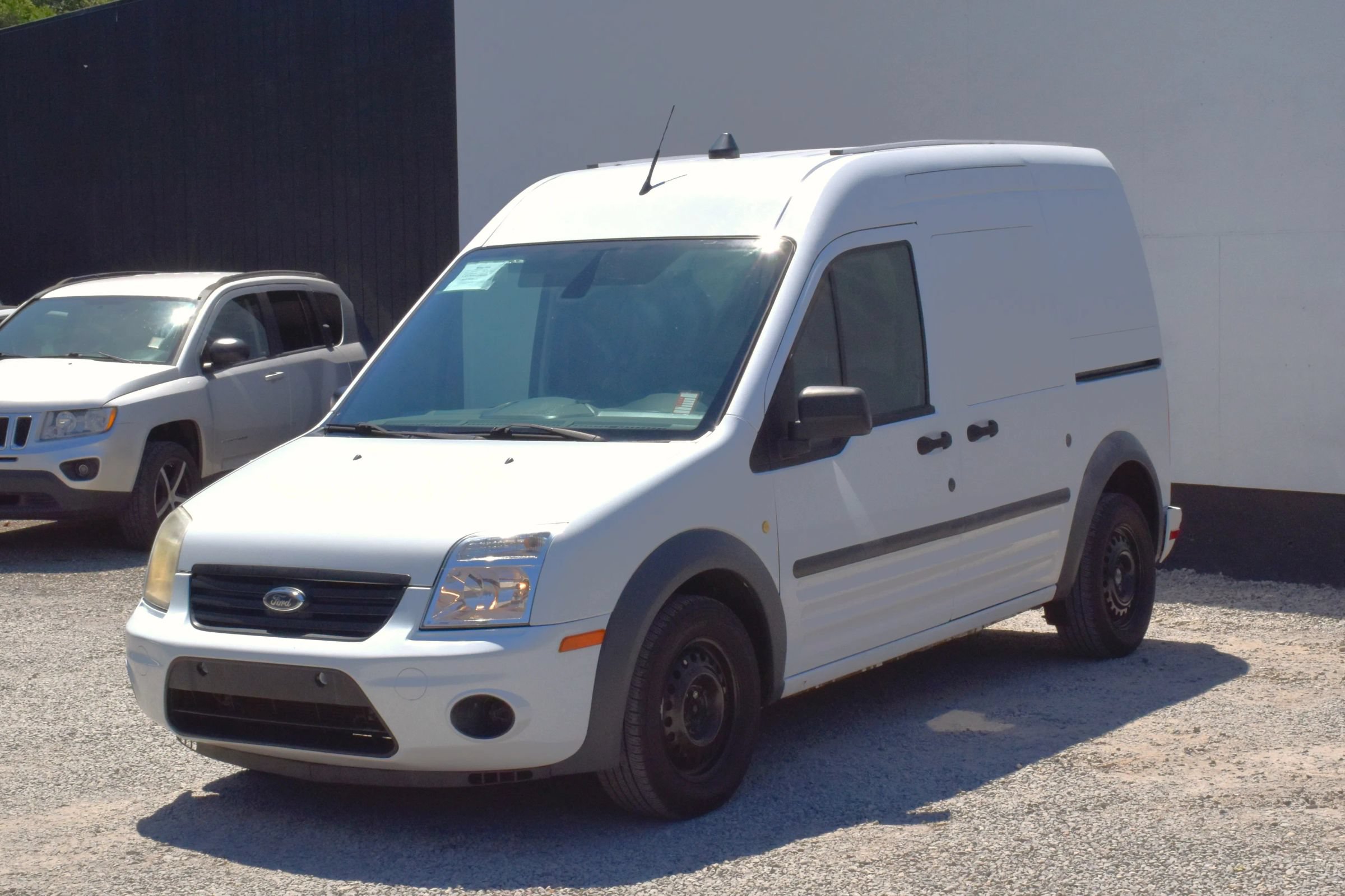 Used 2013 Ford Transit Connect XLT FWD image 3