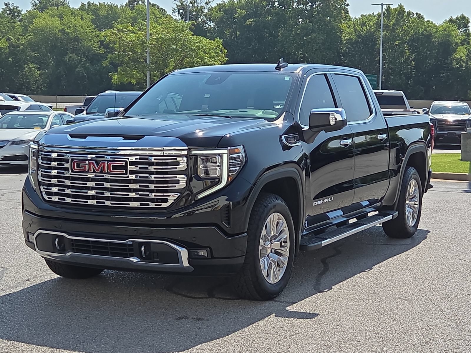 Used 2026 GMC Sierra 1500 Denali AWD/4WD image 3