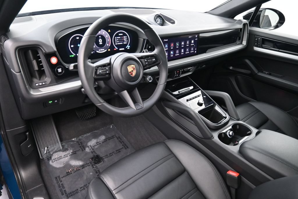 Certified 2025 Porsche Cayenne Coupe AWD/4WD image 4