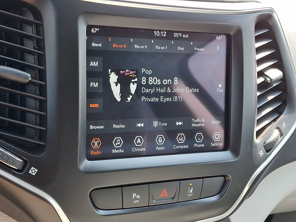 Used 2021 Jeep Cherokee Latitude Lux w/ Comfort/Convenience Group AWD/4WD image 17