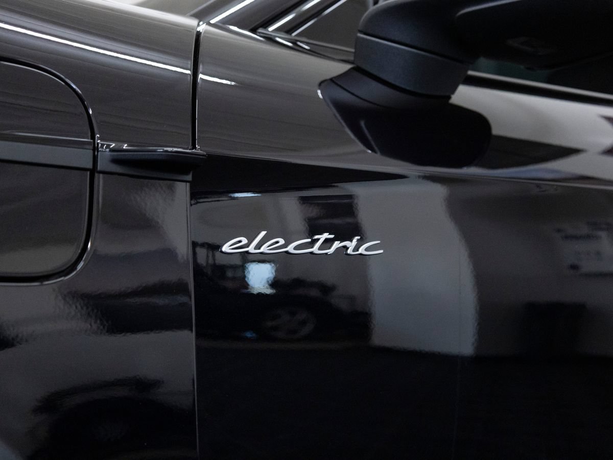 New 2026 Porsche Taycan 4S AWD/4WD image 14