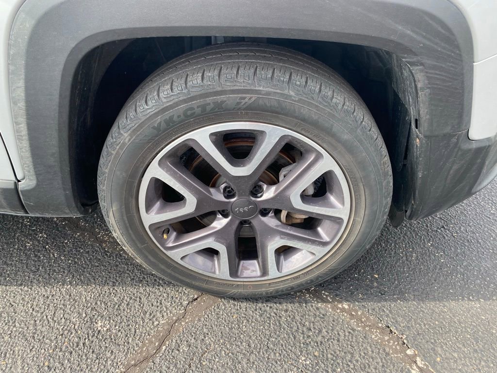 Used 2015 Jeep Renegade Latitude w/ Popular Equipment Group image 2