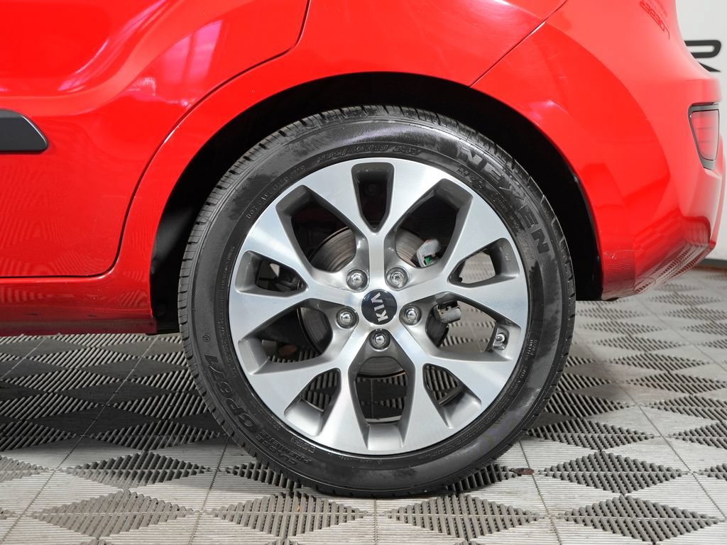 Used 2013 Kia Soul ! w/ Premium Pkg FWD image 10
