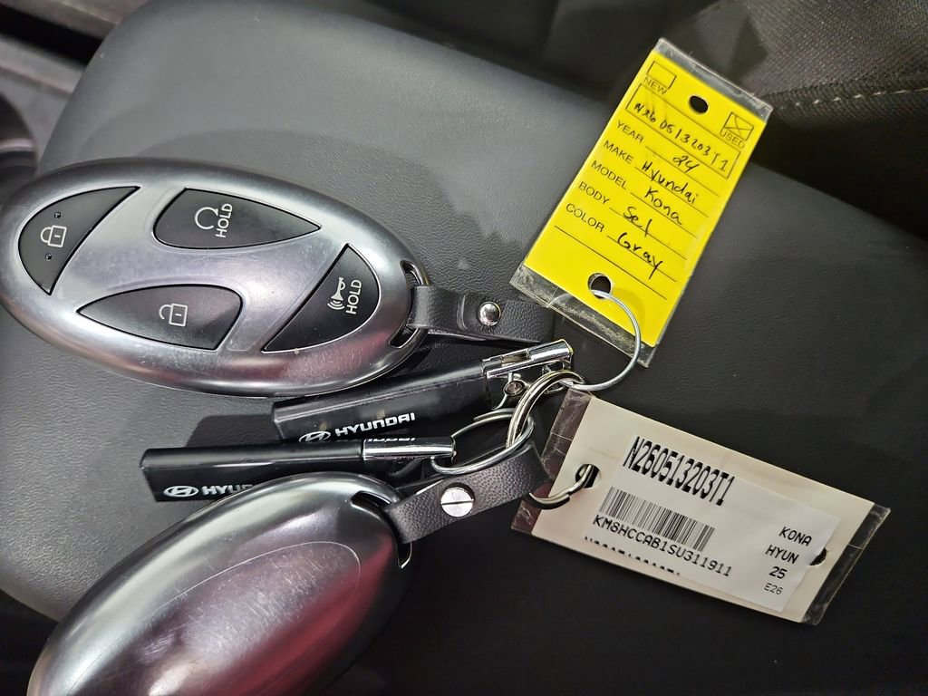 Certified 2025 Hyundai Kona SEL AWD/4WD image 30