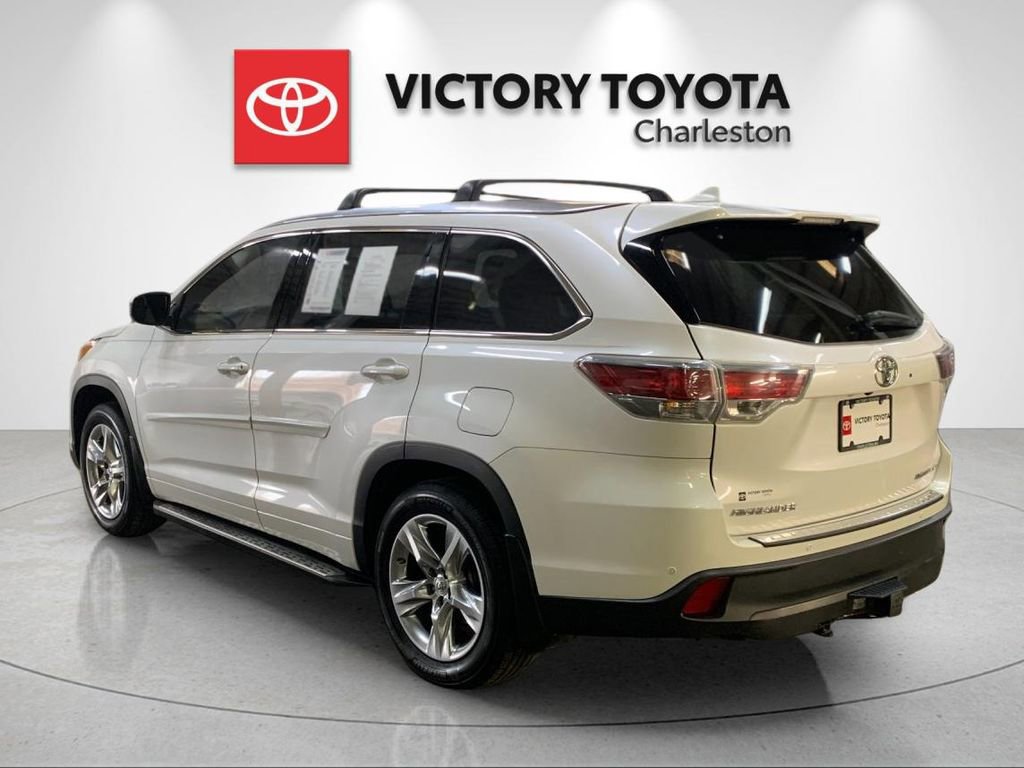 Used 2015 Toyota Highlander Limited Platinum image 3