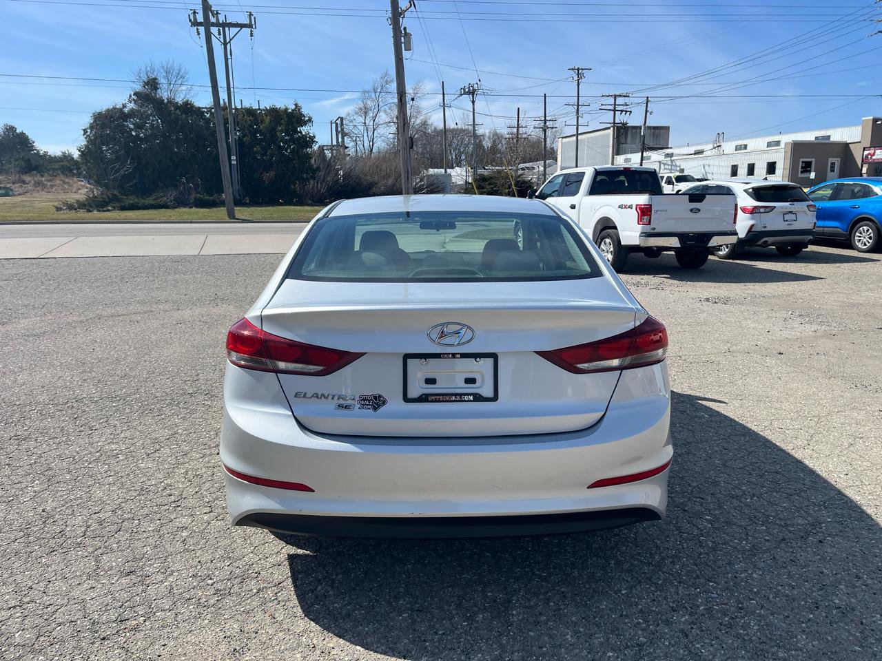 Used 2018 Hyundai Elantra SE FWD image 4