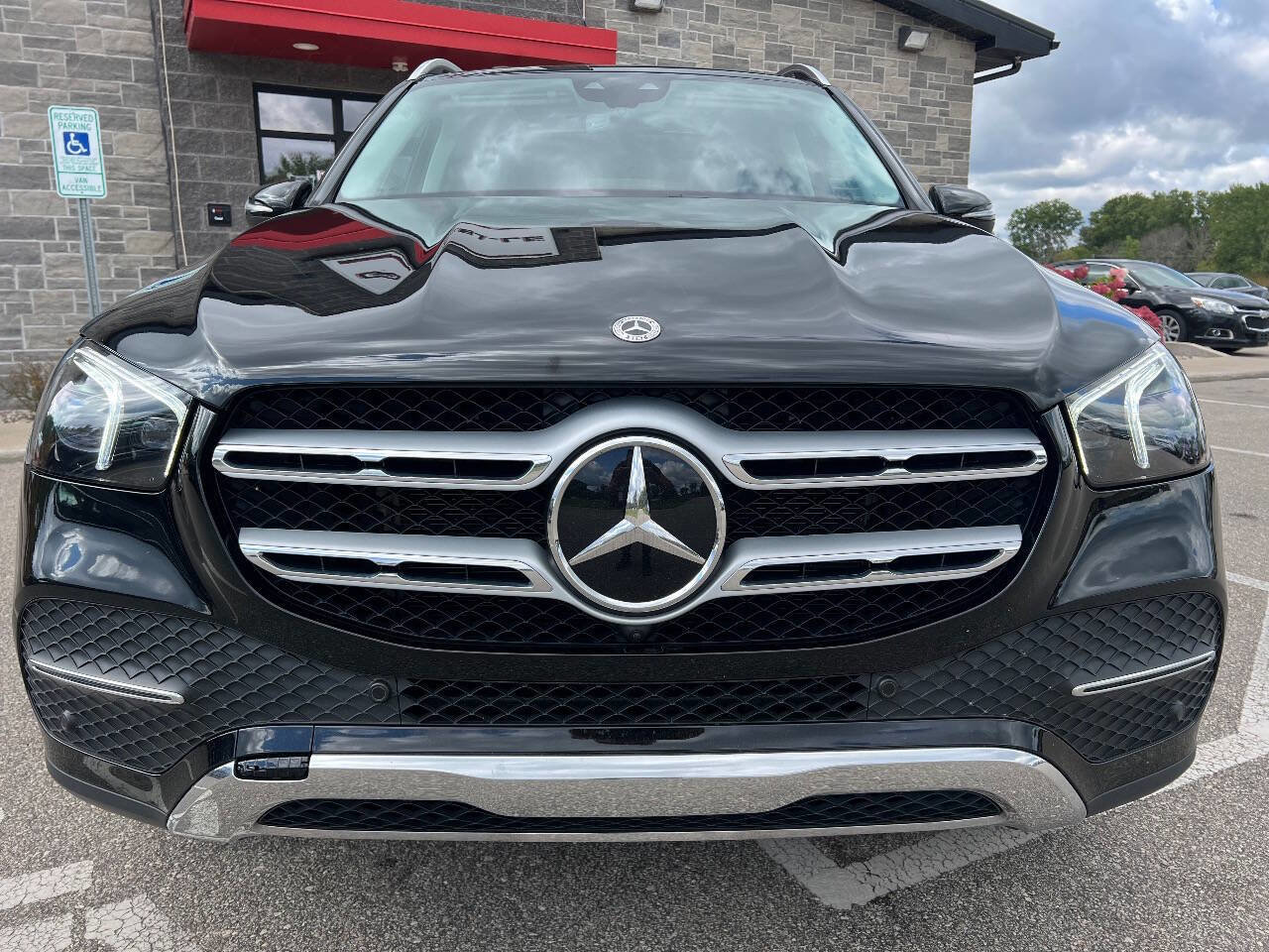 Used 2022 Mercedes-Benz GLE 350 4MATIC image 2