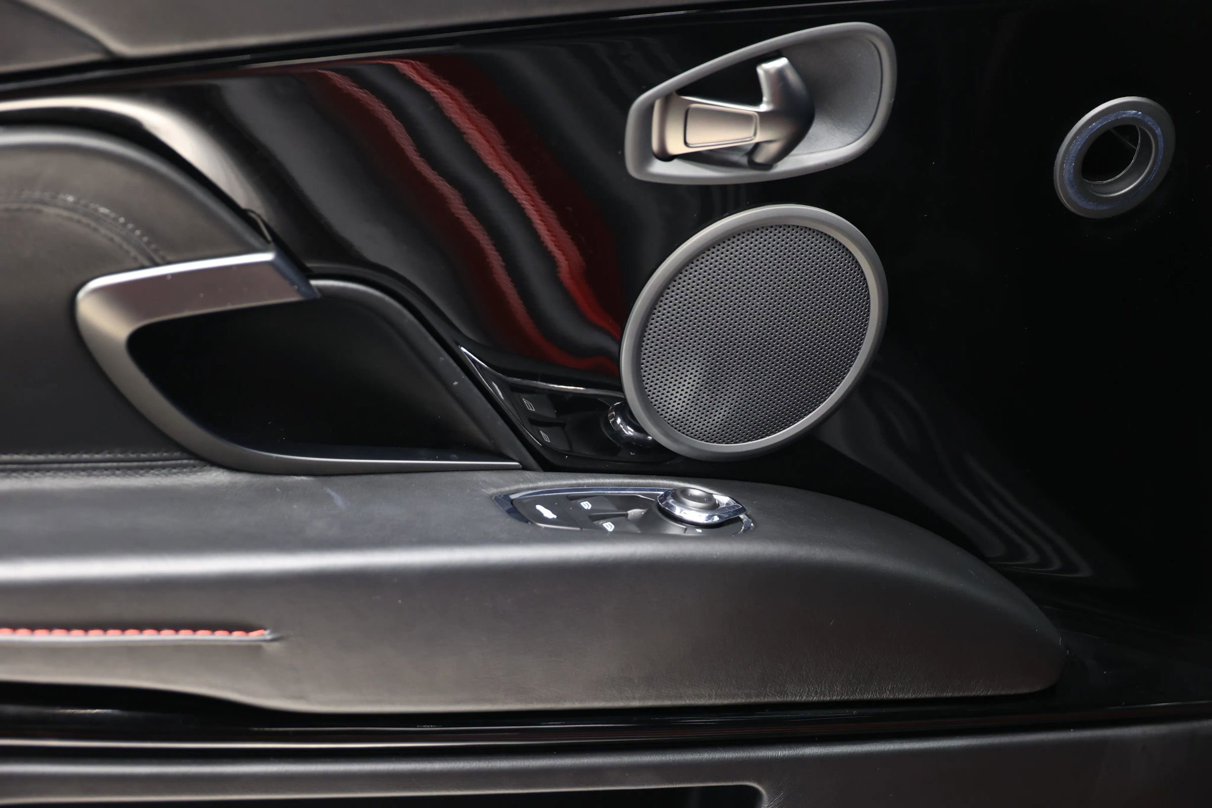 Used 2018 Aston Martin DB11 V12 image 10