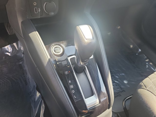 Used 2021 Nissan Kicks S image 31