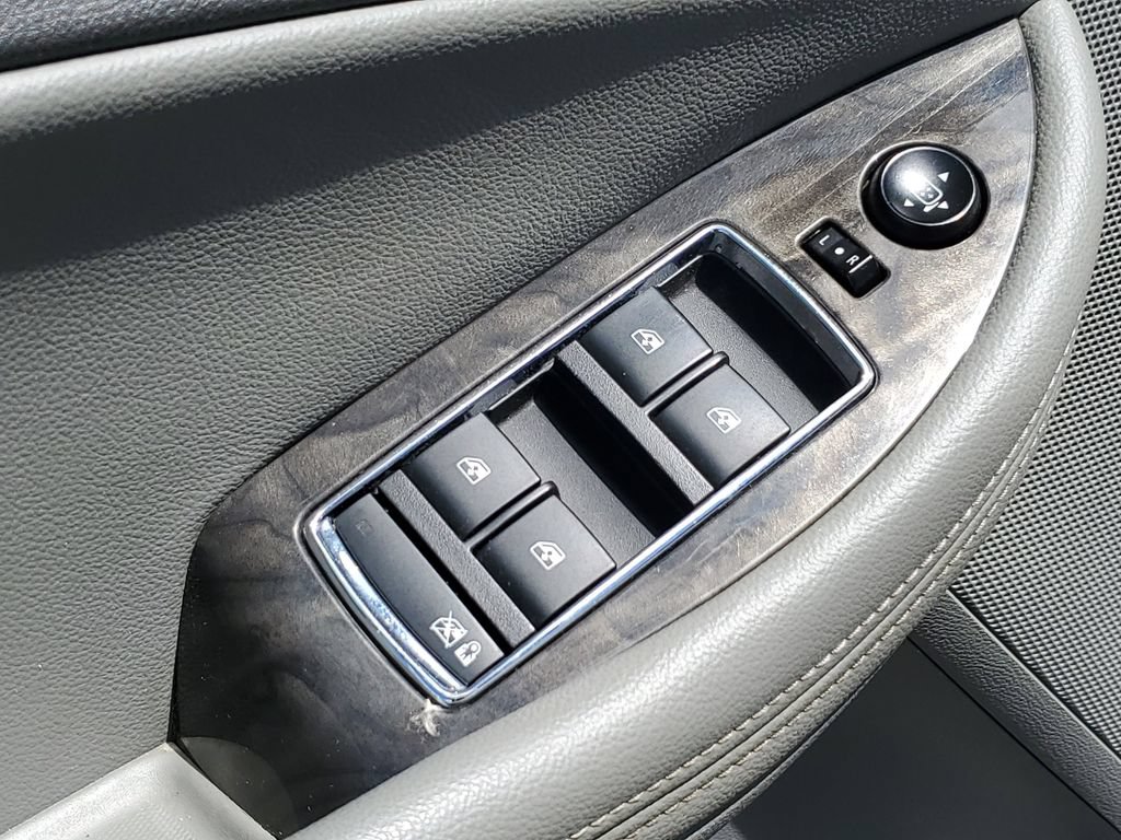 Used 2014 Chevrolet Impala LT FWD image 22