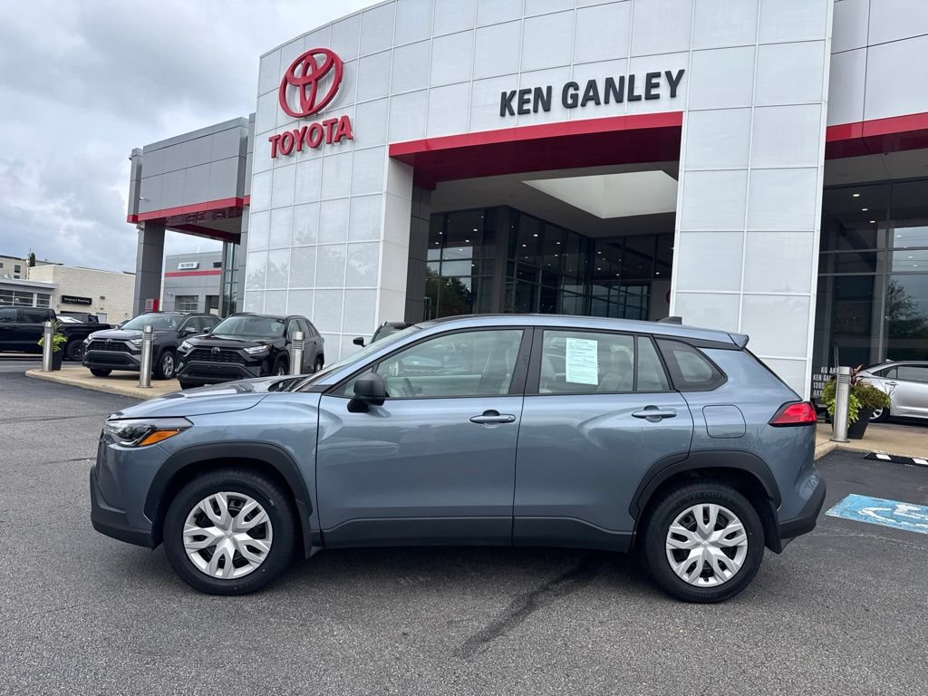 Certified 2024 Toyota Corolla Cross L AWD/4WD image 2