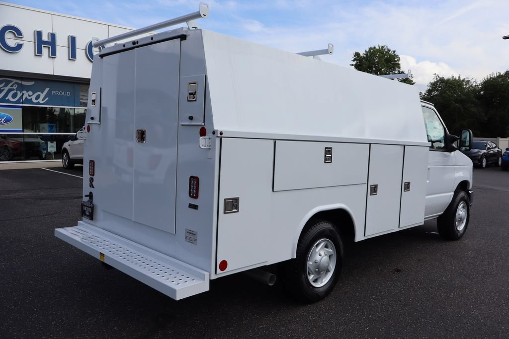 New 2026 Ford E-350 and Econoline 350 Super Duty w/ Power Equipment Group RWD image 3